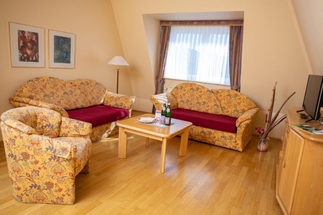 Hotel Heikenberg 巴特劳特堡 外观 照片