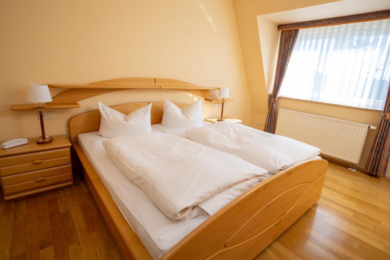 Hotel Heikenberg 巴特劳特堡 外观 照片