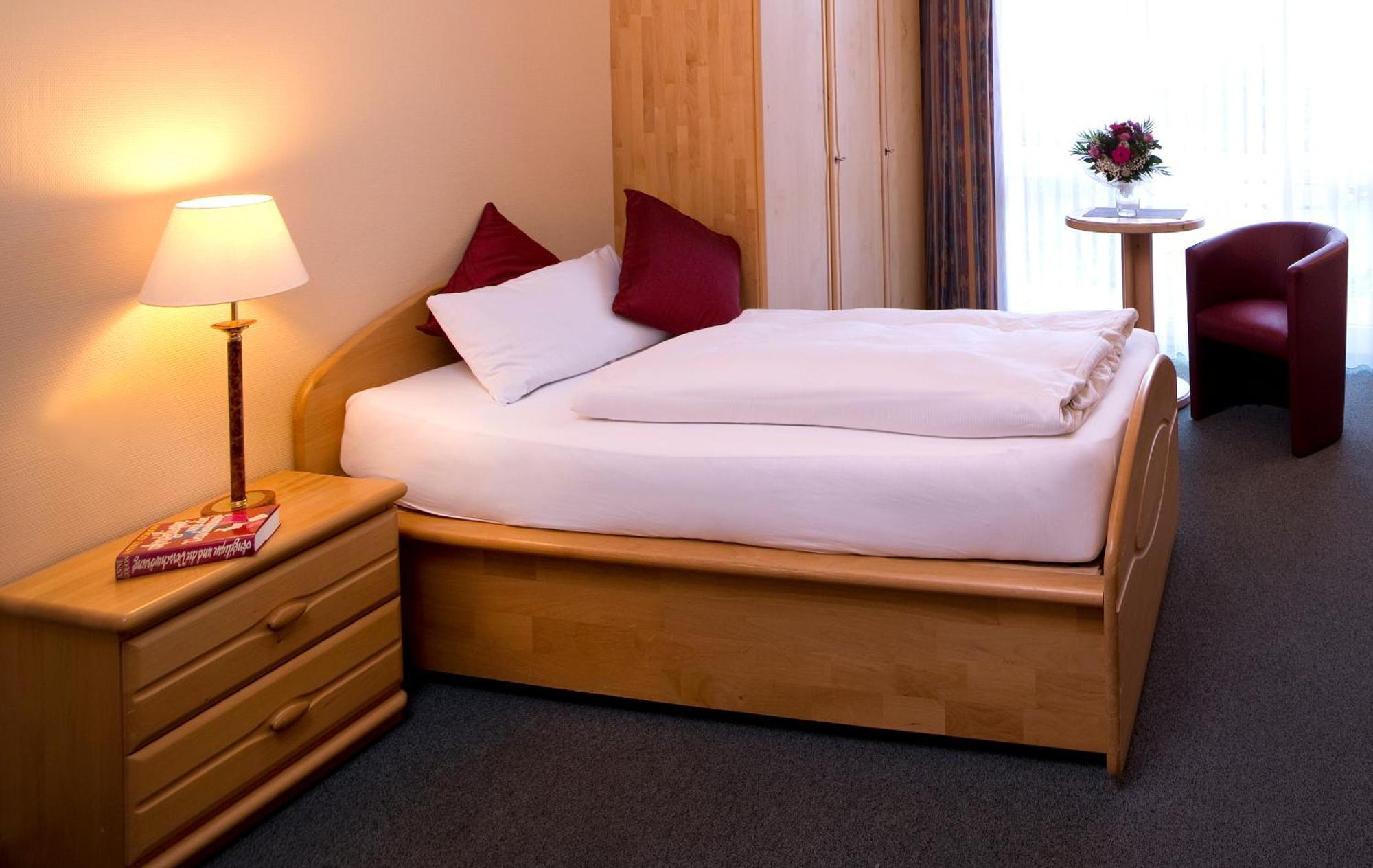 Hotel Heikenberg 巴特劳特堡 外观 照片