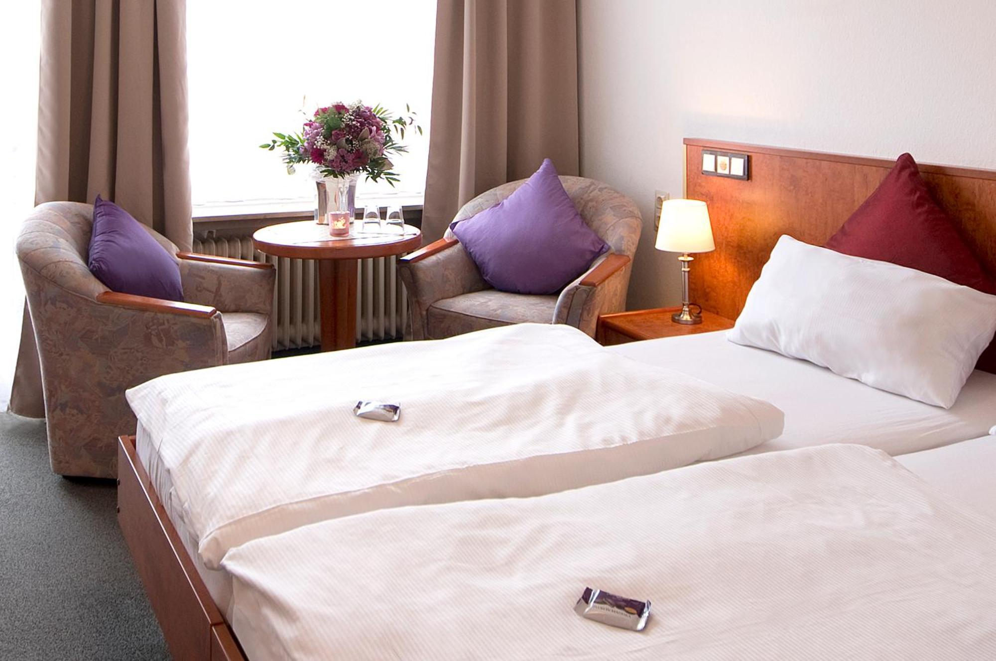 Hotel Heikenberg 巴特劳特堡 外观 照片