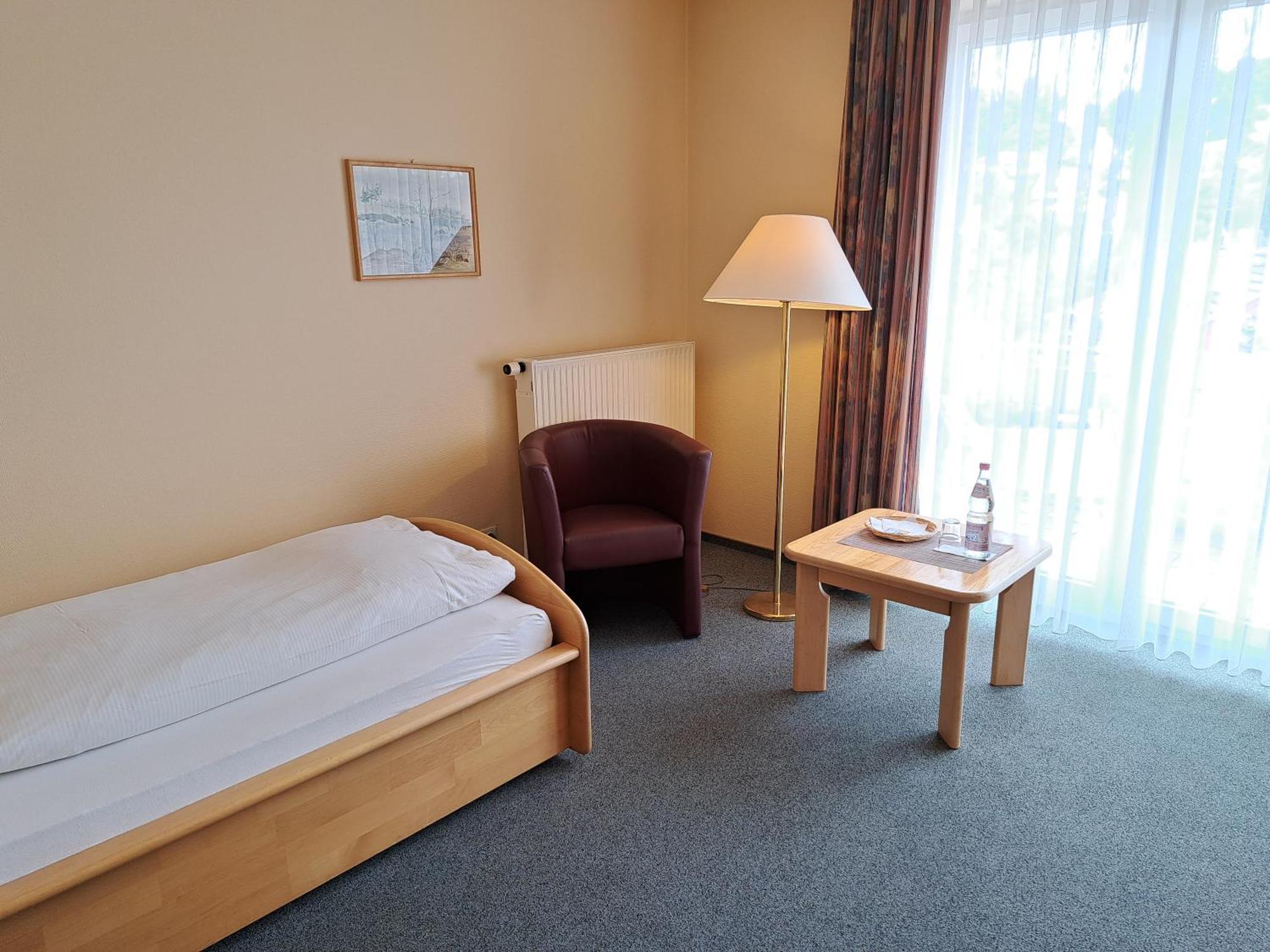 Hotel Heikenberg 巴特劳特堡 外观 照片
