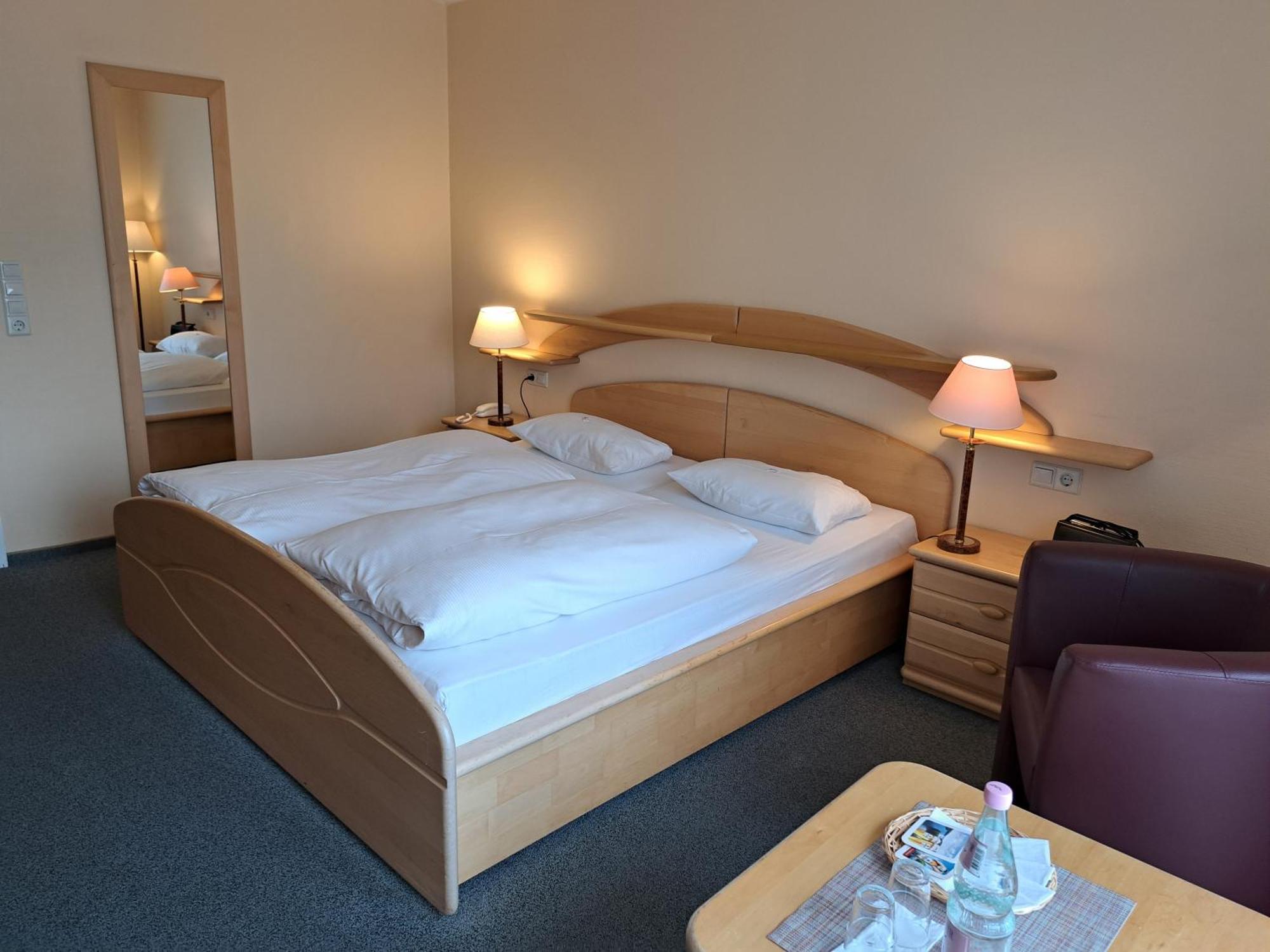 Hotel Heikenberg 巴特劳特堡 外观 照片