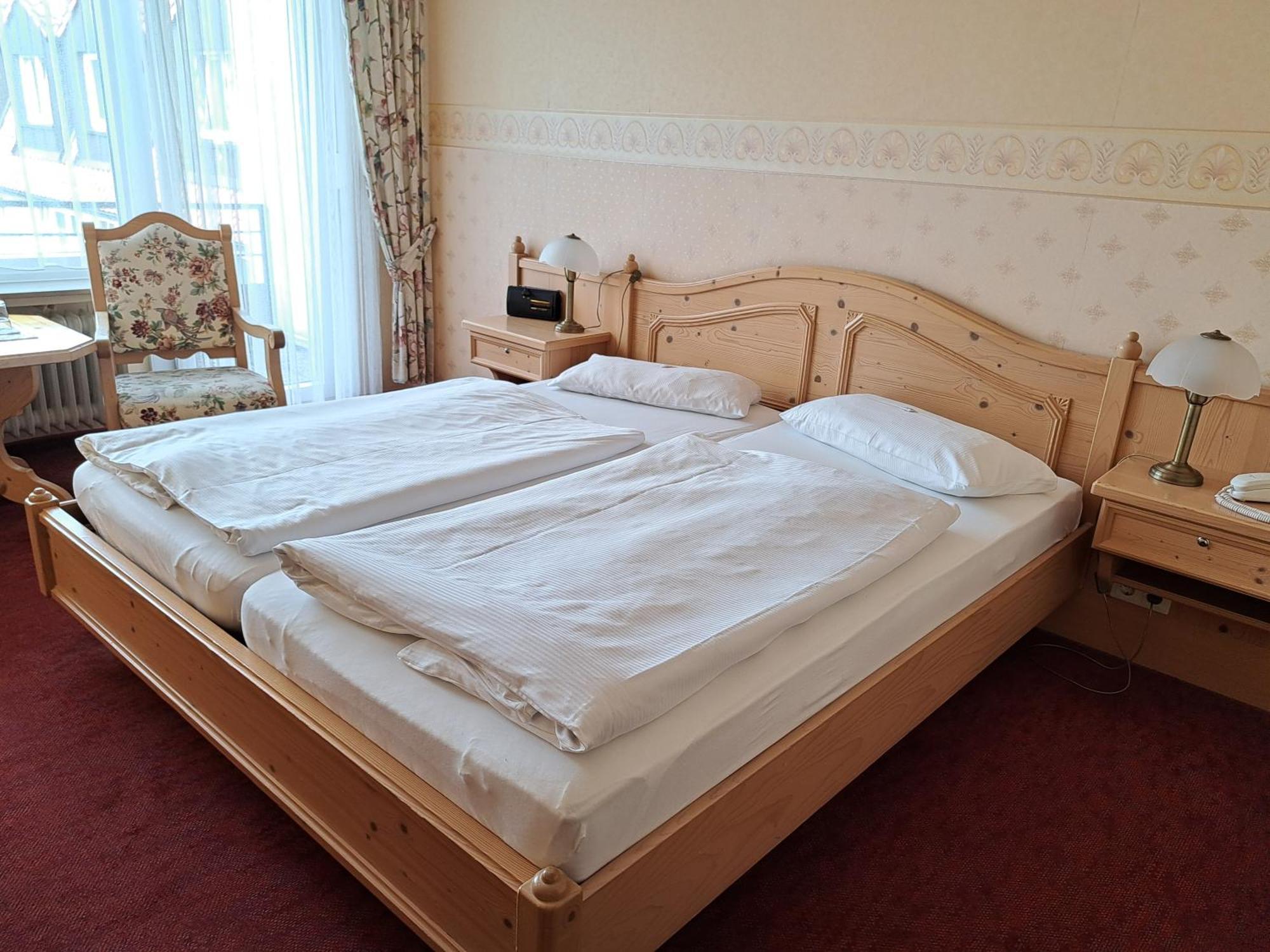 Hotel Heikenberg 巴特劳特堡 外观 照片