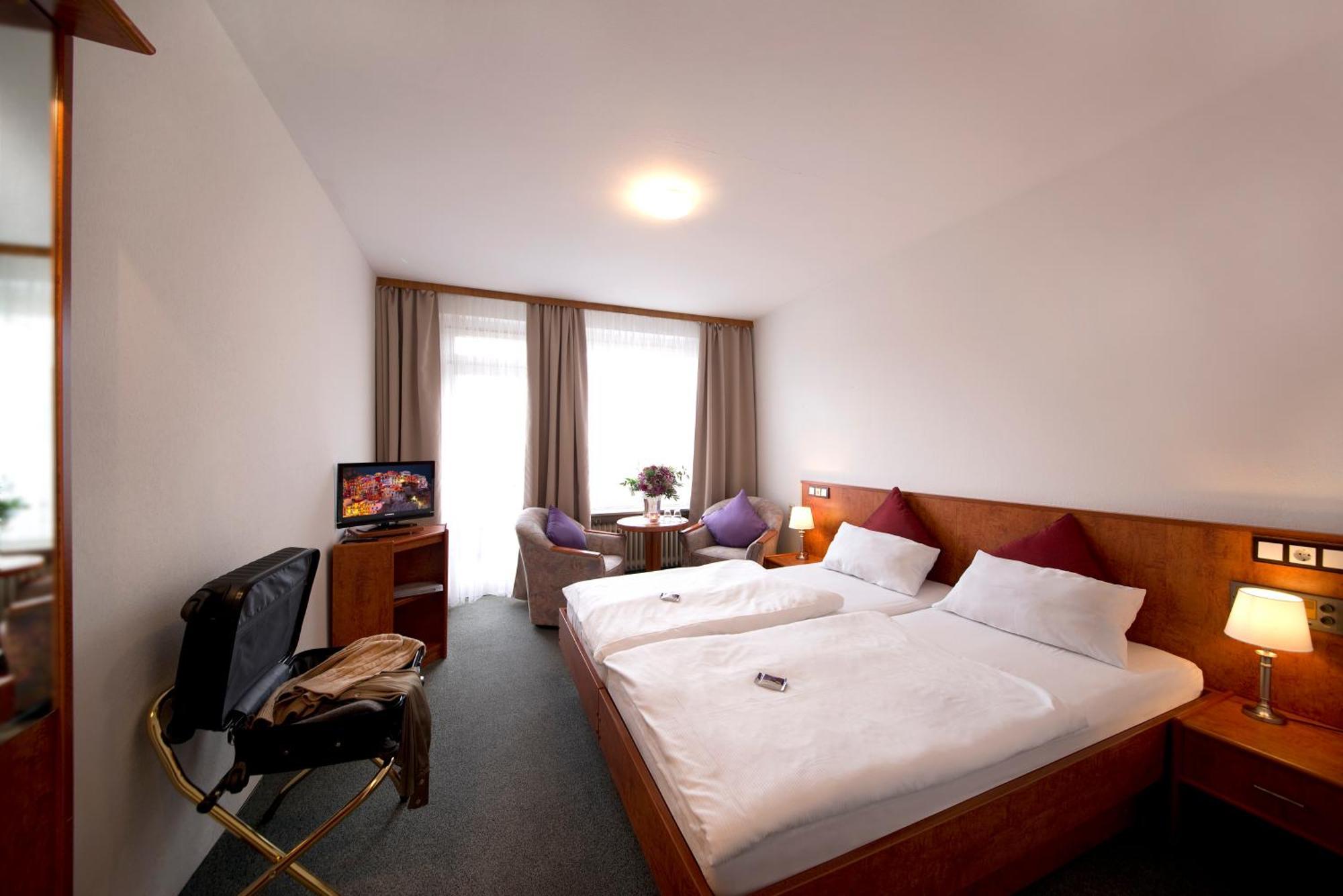 Hotel Heikenberg 巴特劳特堡 外观 照片