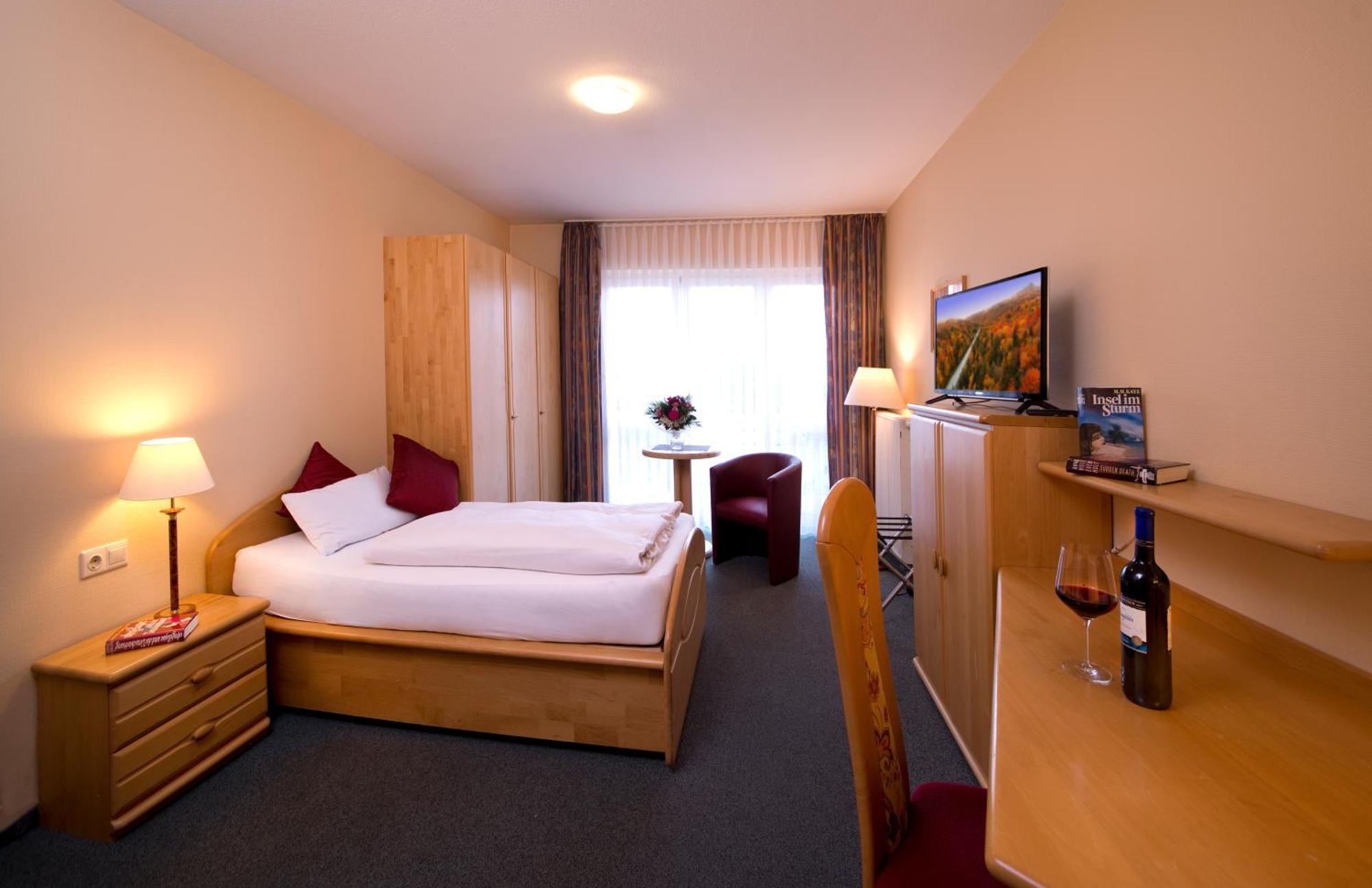 Hotel Heikenberg 巴特劳特堡 外观 照片