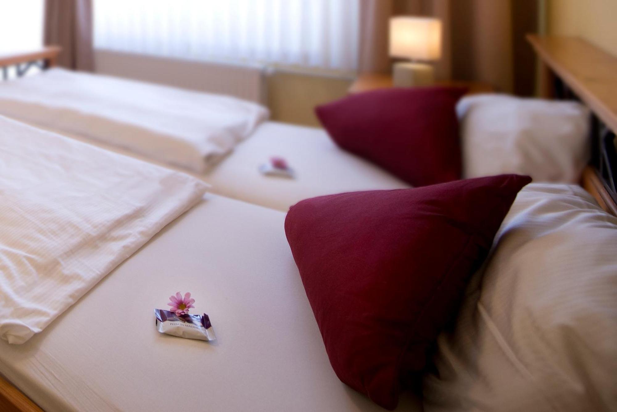 Hotel Heikenberg 巴特劳特堡 外观 照片